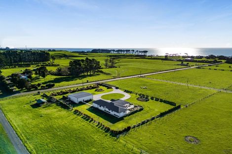 Photo of property in 60 Turangi Road, Motunui, Waitara, 4383