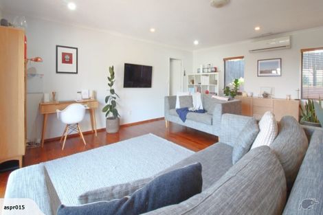 Photo of property in 1/103 Bond Crescent, Forrest Hill, Auckland, 0620