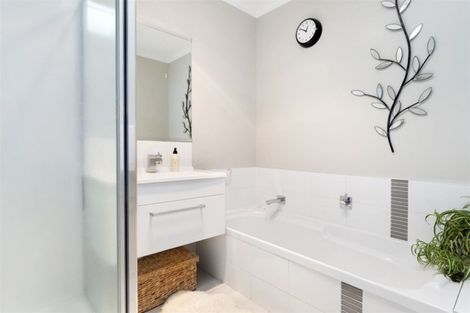 Photo of property in 12 Tory Way, Omokoroa, 3114