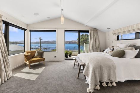 Photo of property in 160 Breaker Bay Road, Breaker Bay, Wellington, 6022