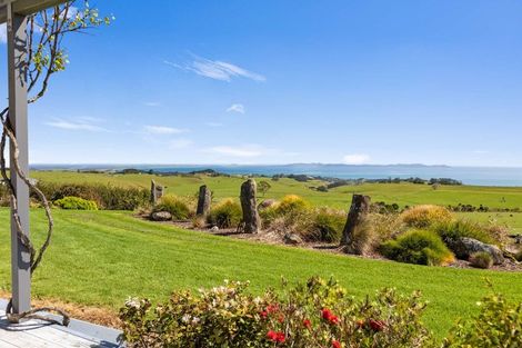 Photo of property in 601 Cable Bay Block Road, Cable Bay, 0420