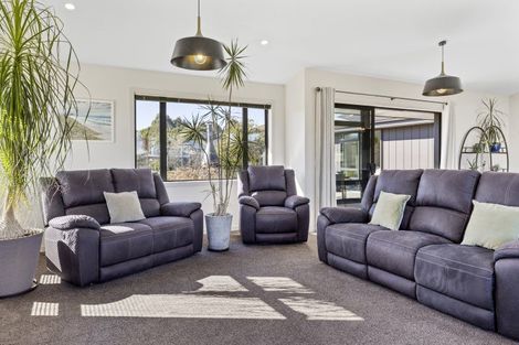 Photo of property in 3 Karaka Place, Kinloch, Taupo, 3377