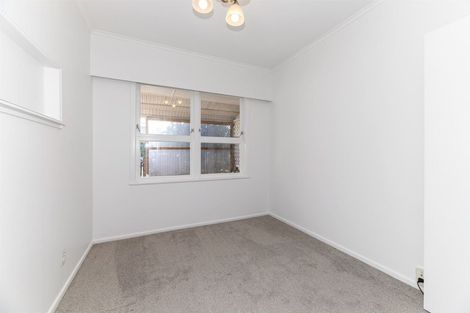 Photo of property in 1/38 Holland Road, Hillcrest, Auckland, 0627