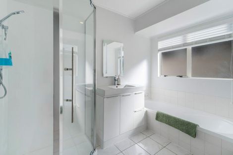 Photo of property in 2 Chale Place, Somerville, Auckland, 2014