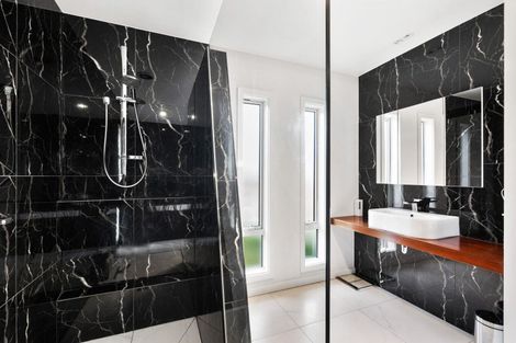 Photo of property in 17 Iona Road, Havelock North, 4130