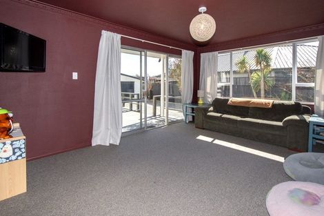 Photo of property in 209 Queenspark Drive, Parklands, Christchurch, 8083