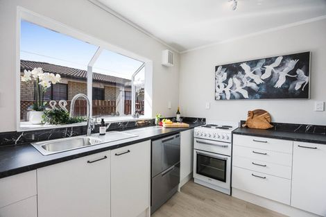 Photo of property in 4/73 Vintage Drive, Henderson, Auckland, 0612