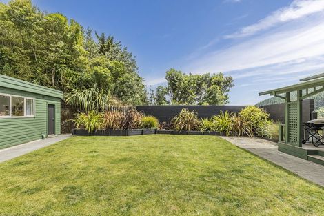 Photo of property in 11 Wilmshurst Place, Tawa, Wellington, 5028