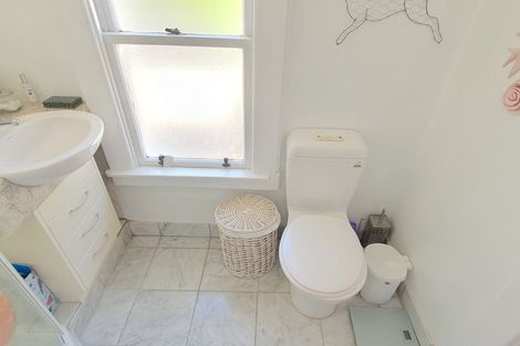 Photo of property in Inverleith House, 306 Oriental Parade, Oriental Bay, Wellington, 6011