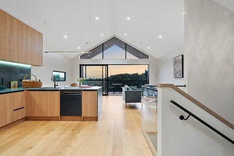 Photo of property in 15c Kiri Place, Mairangi Bay, Auckland, 0630