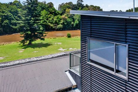 Photo of property in 14 West Quay, Waitara, 4320