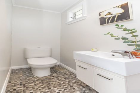 Photo of property in 33 Ranelagh Street, Karori, Wellington, 6012