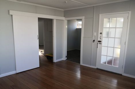 Photo of property in 20 The Esplanade, Eastern Beach, Auckland, 2012