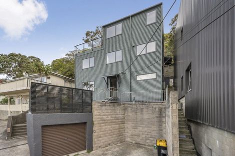 Photo of property in 9b Onslow Road, Khandallah, Wellington, 6035