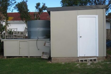 Photo of property in 81 Tiri Road, Tindalls Beach, Whangaparaoa, 0930