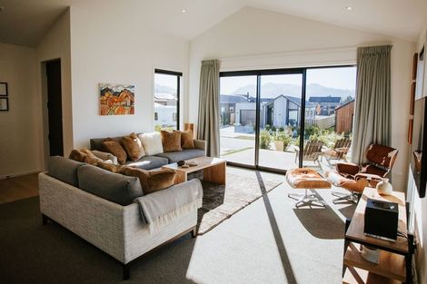 Photo of property in 31 Obelisk Street, Wanaka, 9305