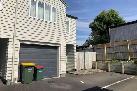 Photo of property in 11/30 John Jennings Drive, Oteha, Auckland, 0632