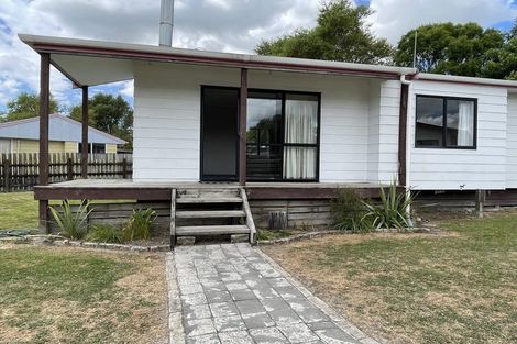 Photo of property in 30 Kowhai Street, Tokomaru, Palmerston North, 4474