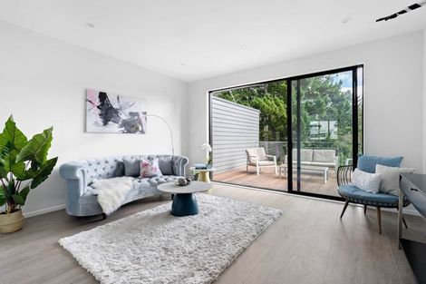 Photo of property in 5/3 Kaimai Avenue, Massey, Auckland, 0614