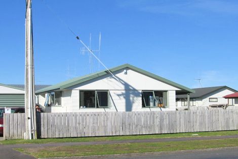 Photo of property in 27 Breckons Avenue, Nawton, Hamilton, 3200