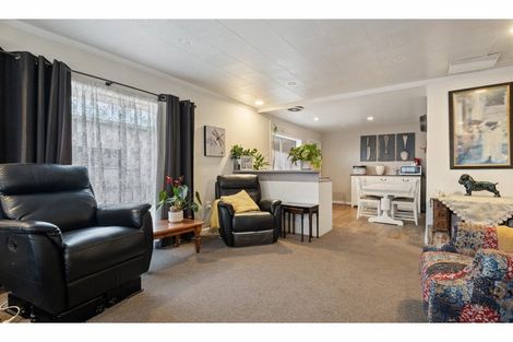 Photo of property in 60 Bournemouth Crescent, Aranui, Christchurch, 8061