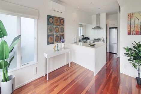 Photo of property in 14 Bank Street, Hillcrest, Auckland, 0627