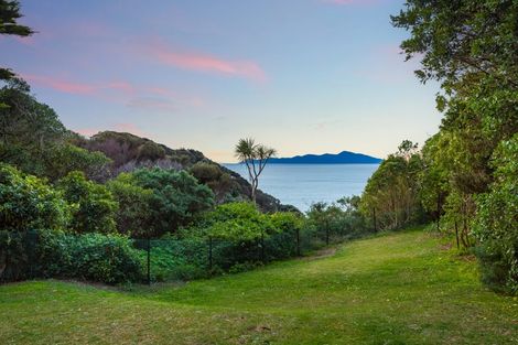 Photo of property in 15 Pukerua Beach Road, Pukerua Bay, 5026
