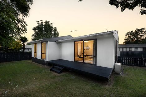 Photo of property in 2/21 Nearco Street, Randwick Park, Auckland, 2105