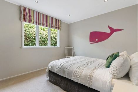 Photo of property in 145 Shakespeare Road, Milford, Auckland, 0620