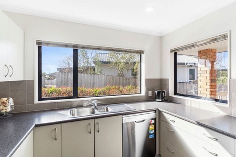 Photo of property in 12a Midvale Place, Burswood, Auckland, 2013