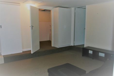 Photo of property in 1 Lynn Road, Bayview, Auckland, 0629
