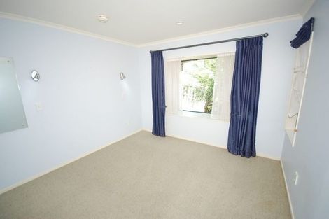 Photo of property in 2/16 Roberts Road, Glenfield, Auckland, 0629