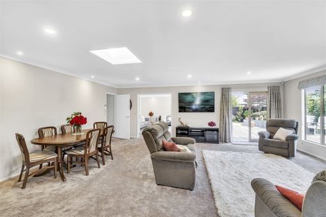 Photo of property in 8 Dunvegan Place, Harewood, Christchurch, 8051