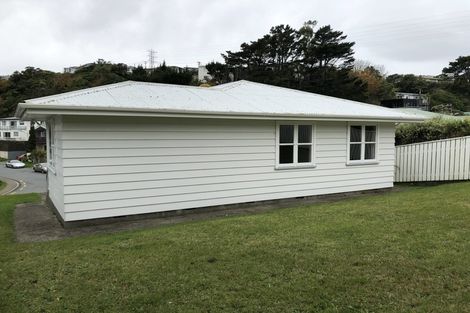 Photo of property in 75 Kenmore Street, Newlands, Wellington, 6037