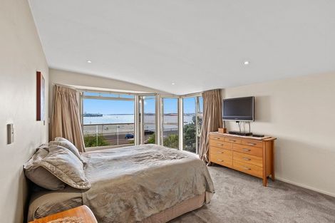 Photo of property in 2/31 Princes Street, Northcote Point, Auckland, 0627