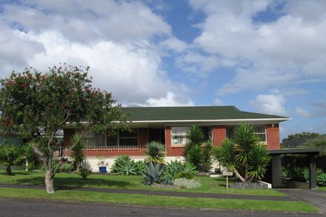 Photo of property in 3 Stansfield Place, Sunnyhills, Auckland, 2010