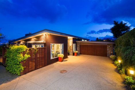 Photo of property in 5a Bernleigh Terrace, West Harbour, Auckland, 0618