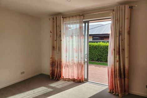 Photo of property in 8 Little Gem Road, Hornby, Christchurch, 8025