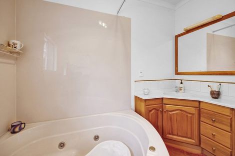 Photo of property in 174 South Road, Hawera, 4610