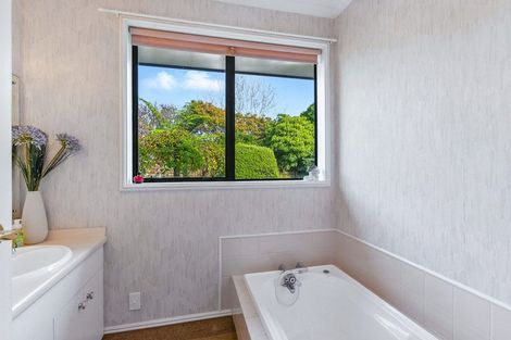 Photo of property in 7 Maple Lane, Waikanae, 5036