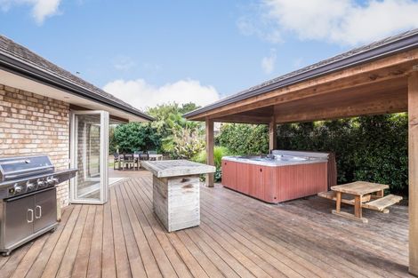 Photo of property in 1 Glencairn Place, Buckland, Pukekohe, 2677