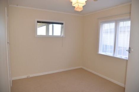 Photo of property in 1/190 East Coast Road, Forrest Hill, Auckland, 0620