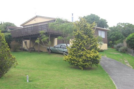 Photo of property in 20 Camrose Place, Glenfield, Auckland, 0629
