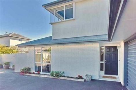 Photo of property in 2/136 Memorial Avenue, Burnside, Christchurch, 8053