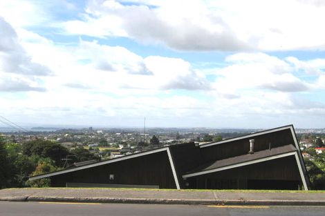 Photo of property in 113 Sunset Road, Totara Vale, Auckland, 0632