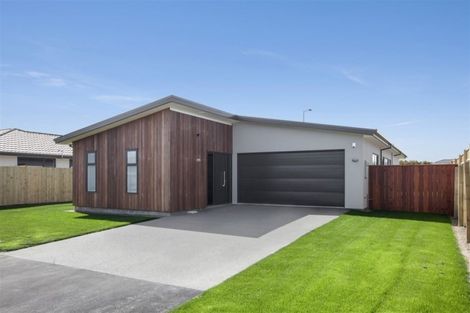 Photo of property in 33 Kingsbridge West, Burwood, Christchurch, 8083
