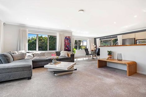 Photo of property in 15 Cabeleigh Drive, Helensville, 0800