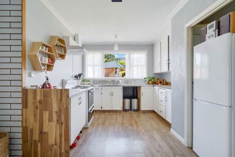 Photo of property in 5 Price Street, Westown, New Plymouth, 4310