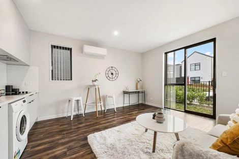 Photo of property in 8 Skua Road, Hobsonville, Auckland, 0616