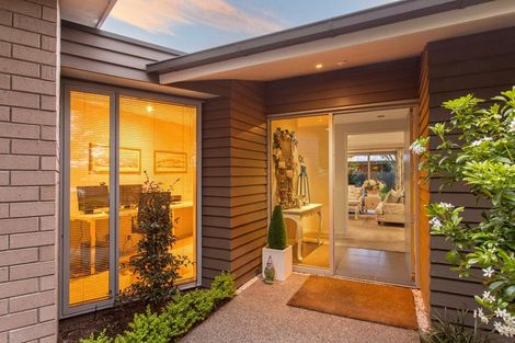 Photo of property in 112 Englefield Road, Northwood, Christchurch, 8051